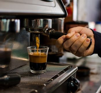 Cafe & Bar